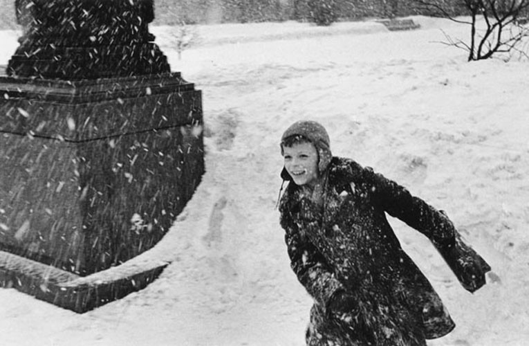 1960_ Vaikai ir sniegas, 1.jpg